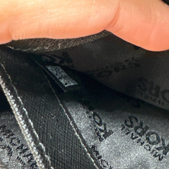 MICHAEL KORS Black Signature Wallet - Picture 6 of 10
